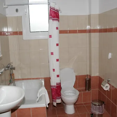 شقة Ξενώνας Elanthi Kastoria